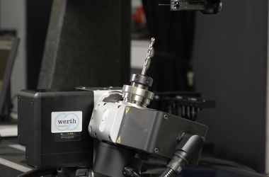 Rotary/tilt axis