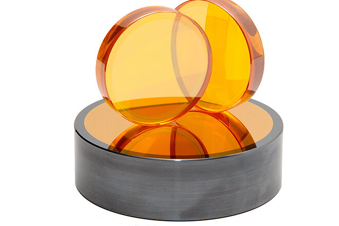 Optical mirrors / Optical filters - Optical components for controlling wavelength-dependent transmission, reflection or absorption of light